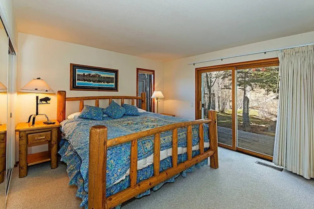 Snowcreek #936 (Phase 5) - 3 Br Condo