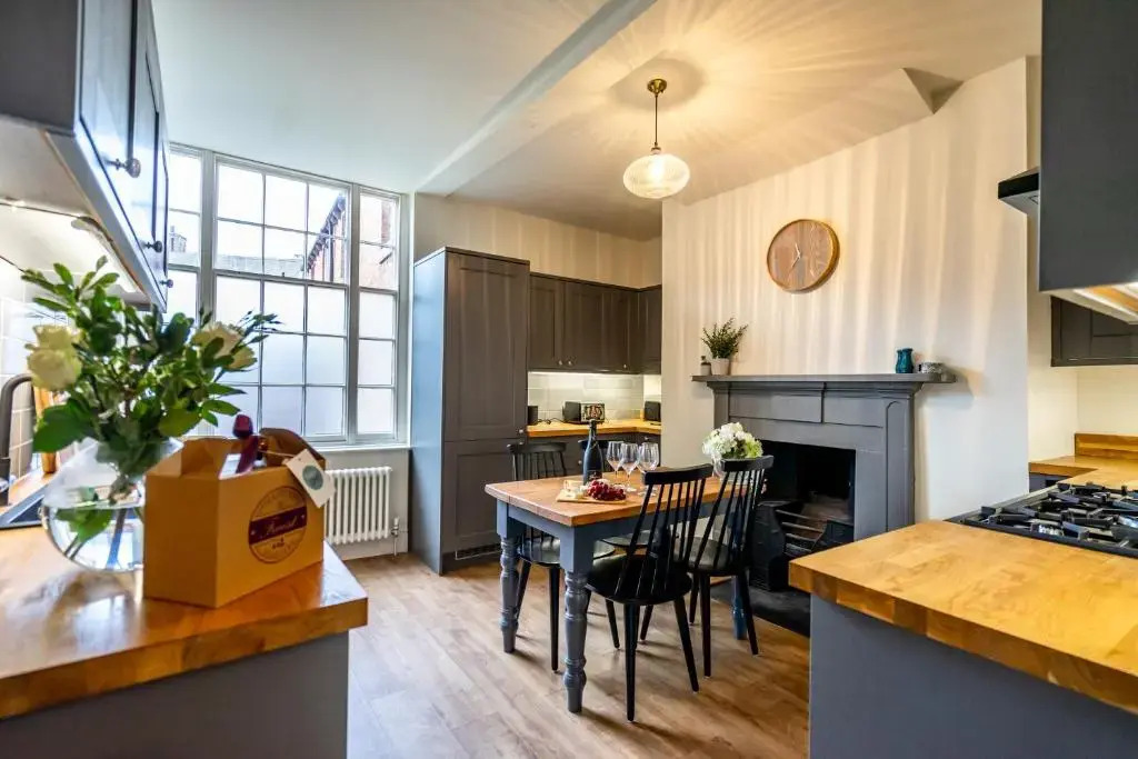 14 Castlegate