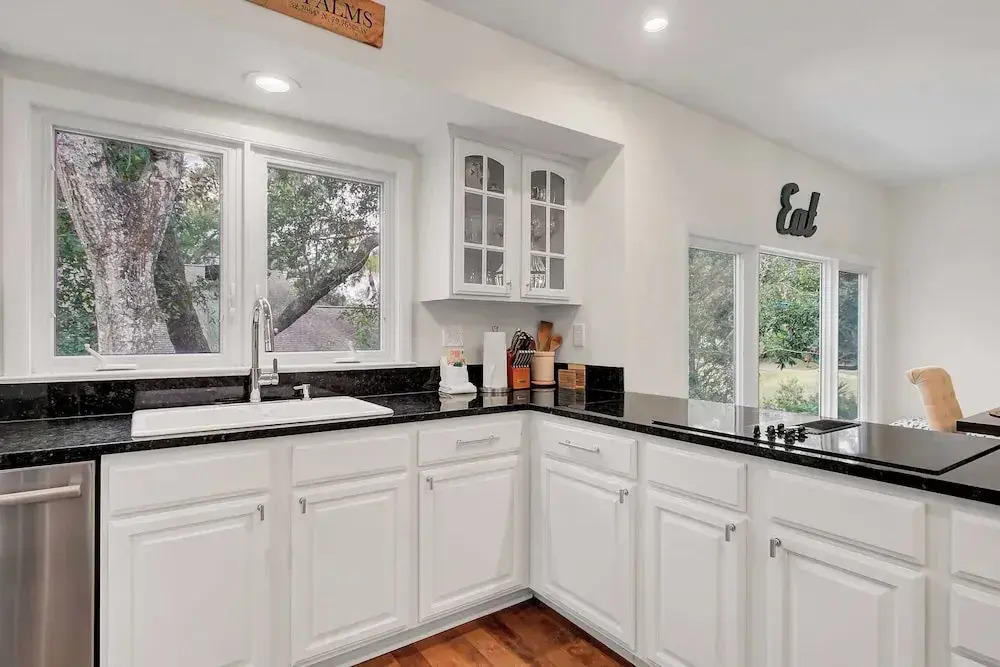 17 Oyster Row by Avantstay Lakefront Charm