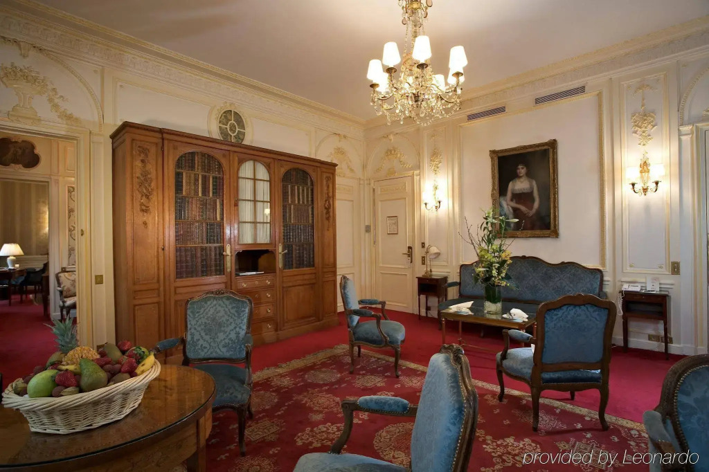 Hotel Raphael