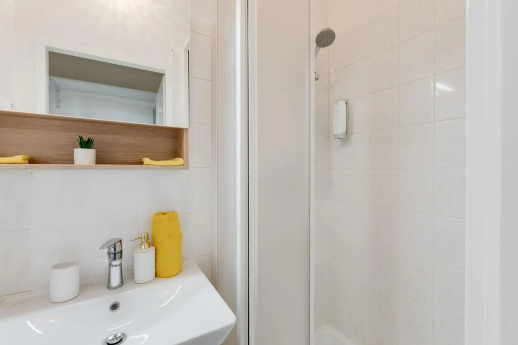 Sunshine Apartment near the City center