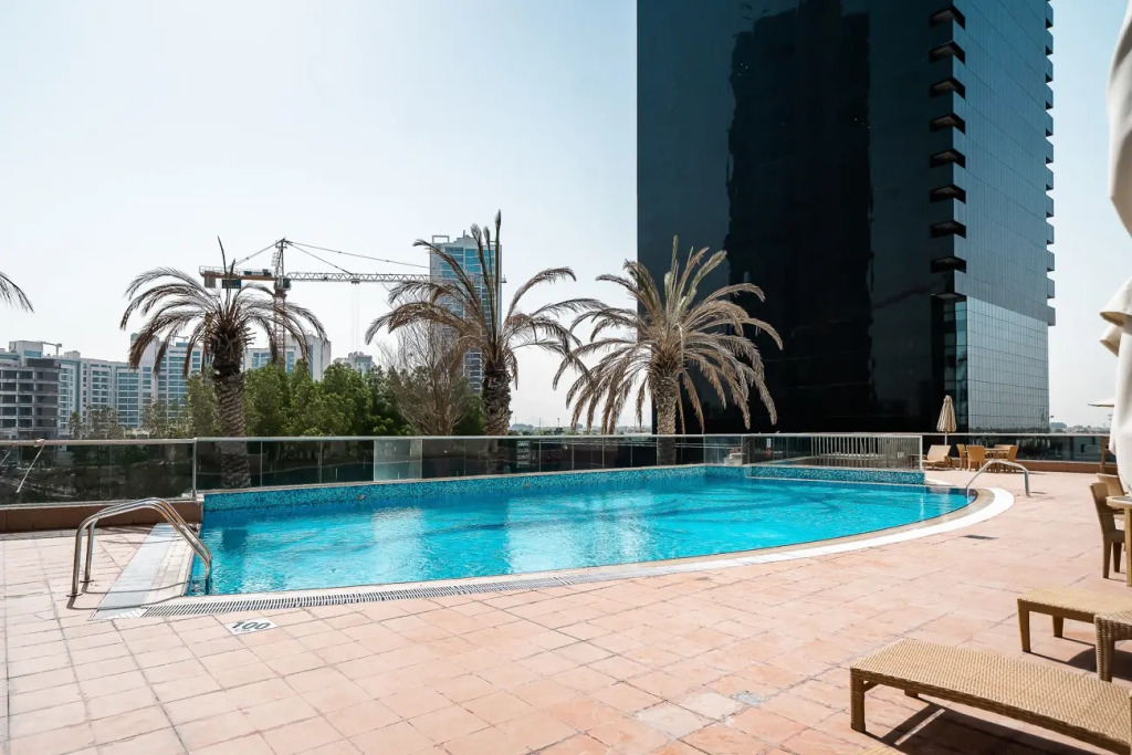 Beautiful Apt. With City Views In Lakeshore Tower