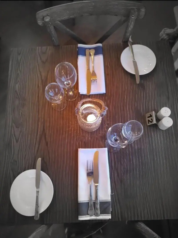 Delmont Hotel & View Restaurant