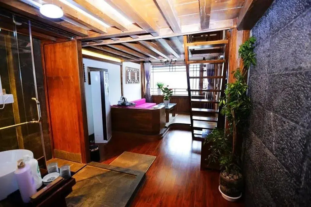 Lijiang Yiran Ethnic custom Viewing Inn