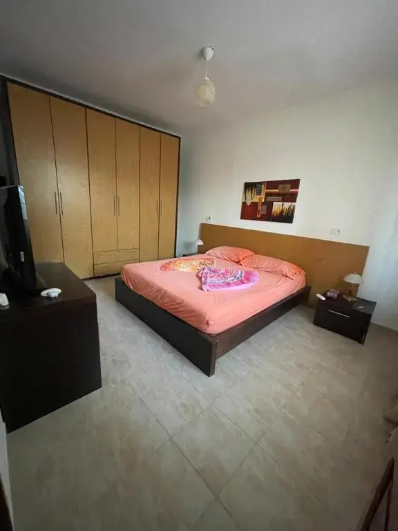 Lovely spacious house with big garden