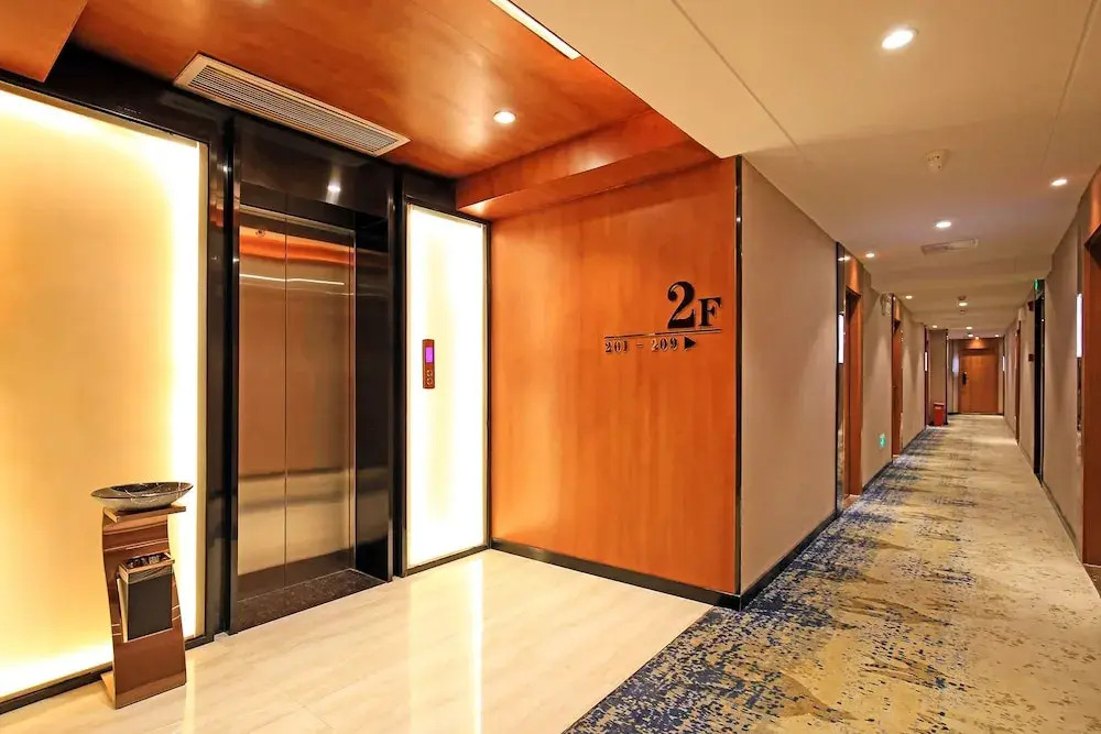 Immersing Hotel Guihu Branch