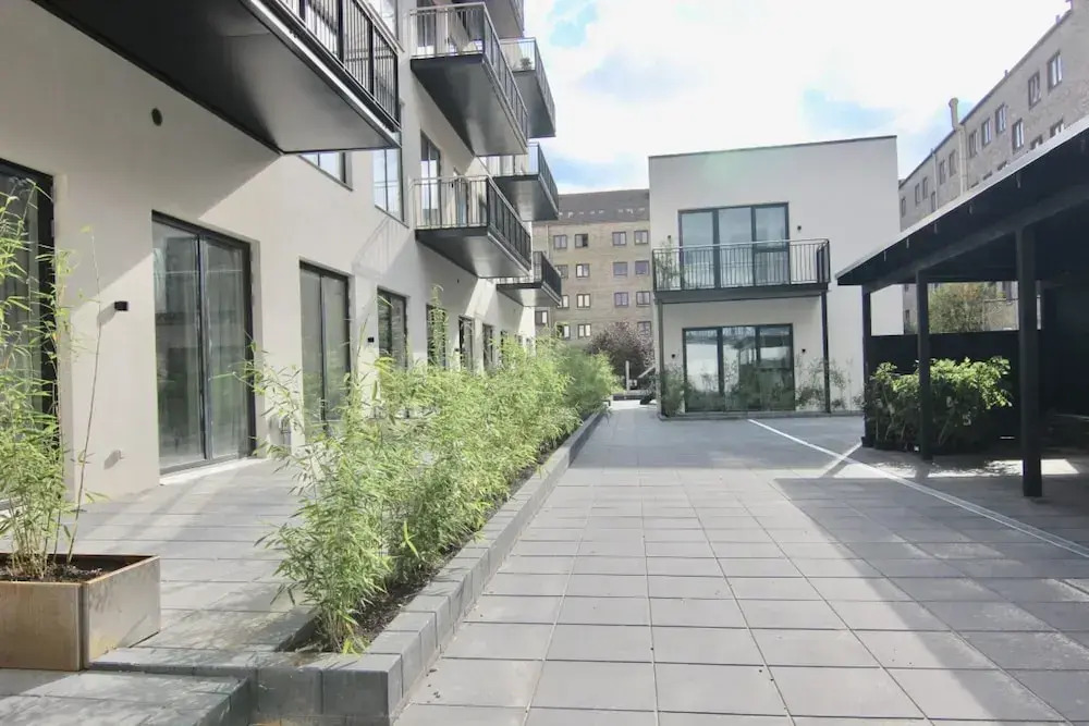Townhouse Studio w Large Private Balcony