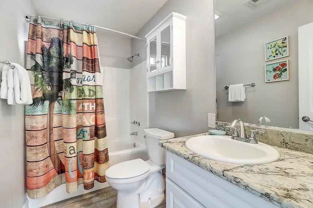 Jewel's Peace Of Paradise 2 Bedroom Home by RedAwning