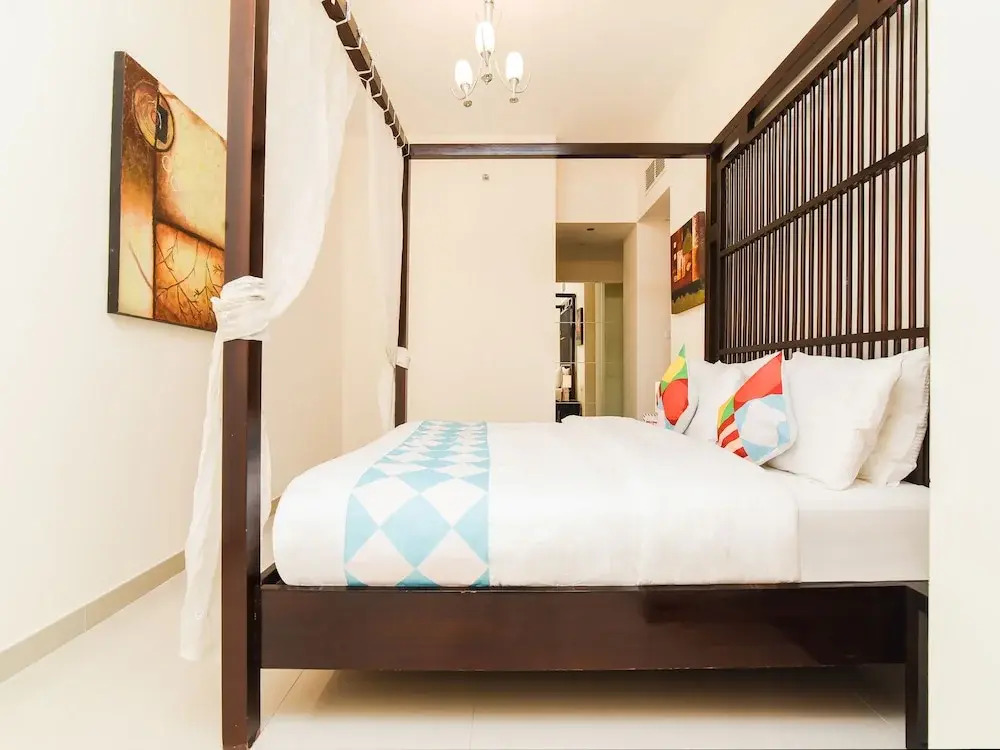 OYO 243 Home Marina Suites 1BR