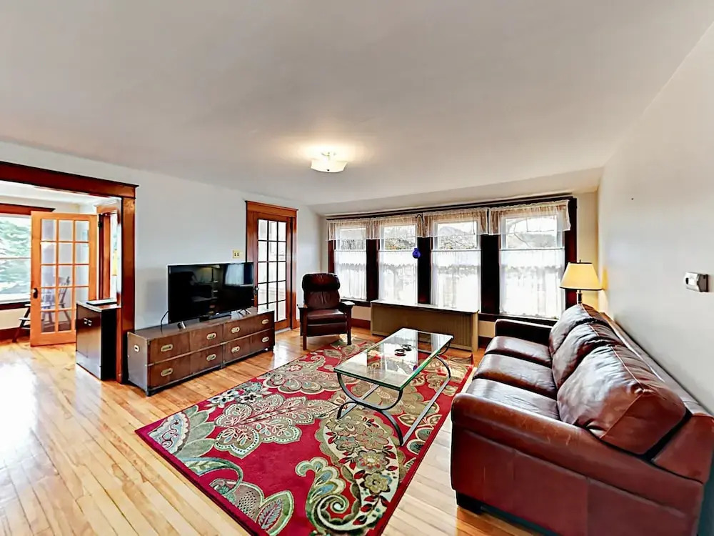 49 Murray Hill Home