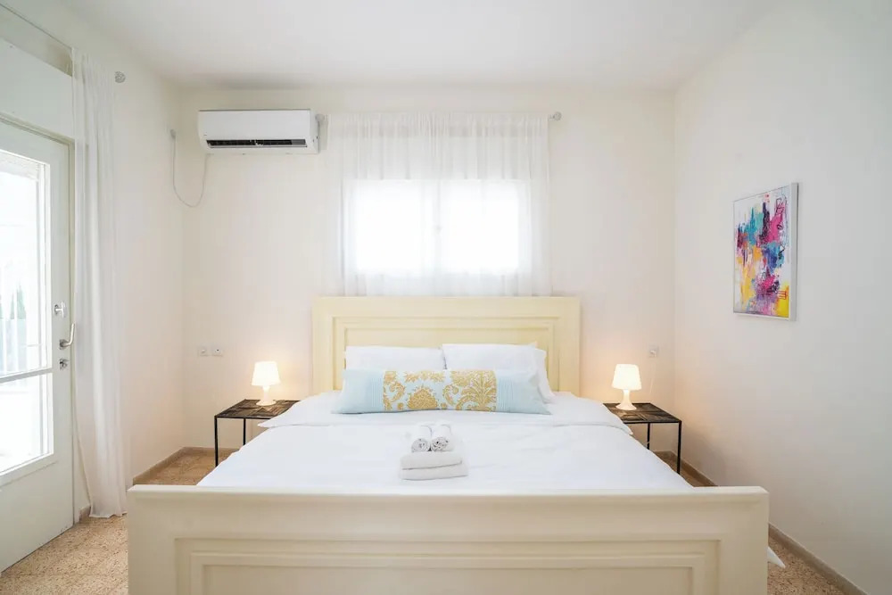 Supreme 4BR Villa With Garden & Sea View