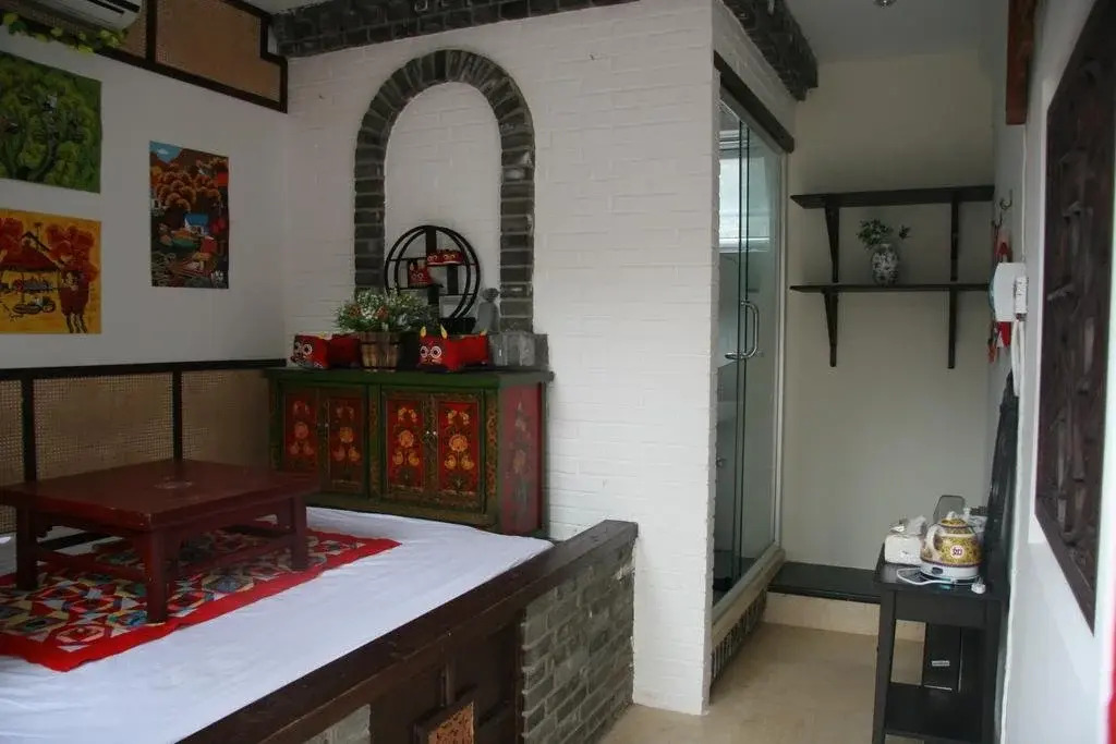 Apricot Courtyard Inn