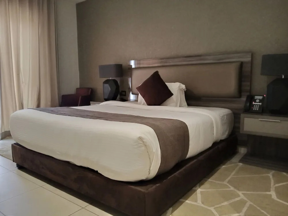 The Palms by Eagles, Takoradi