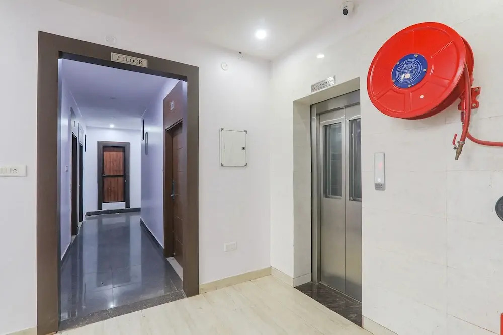 Fabhotel The Crestelia