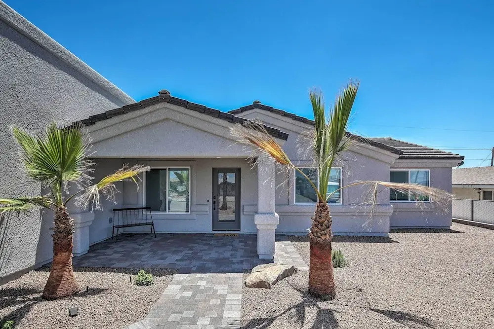 3 Mi to Lake Havasu State Park: Home w/ Pool!