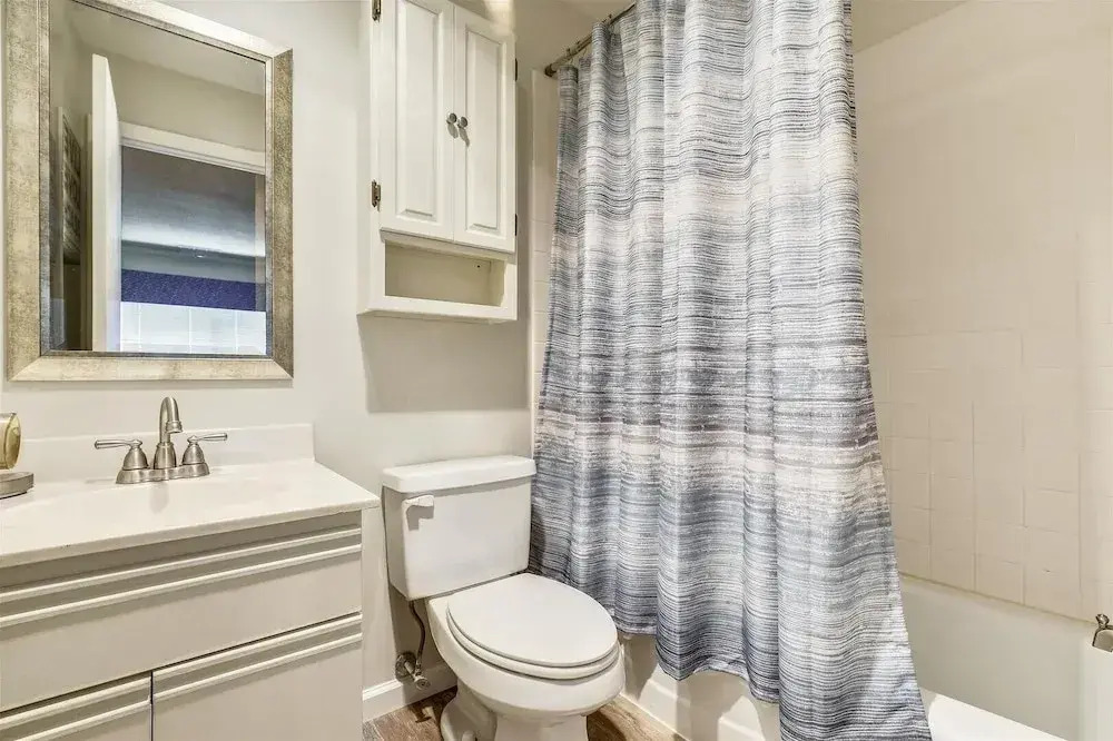 Harbour Island 403l 2 Bedroom Condo by RedAwning
