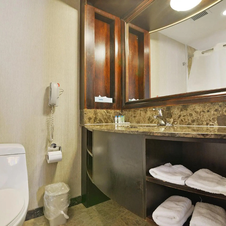 Woodbine Hotel & Suites