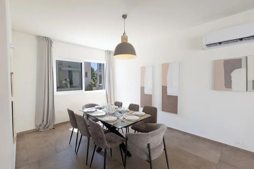 New, 4 Bedroom Villa With Private Pool