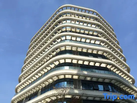 Youyou Homestay (Quzhou High-Speed Railway Station Wanda Plaza)