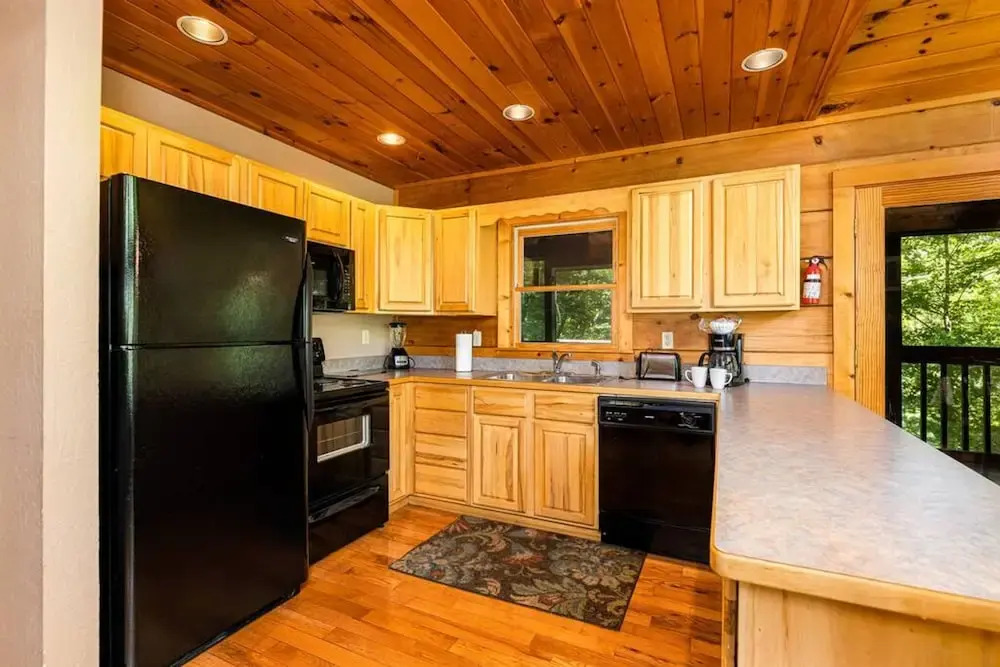 Secluded 3BR Cabin w Hot Tub Dog Friendly Sleeps12