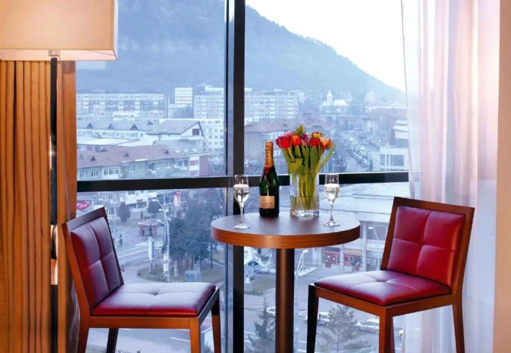 Central Plaza Hotel