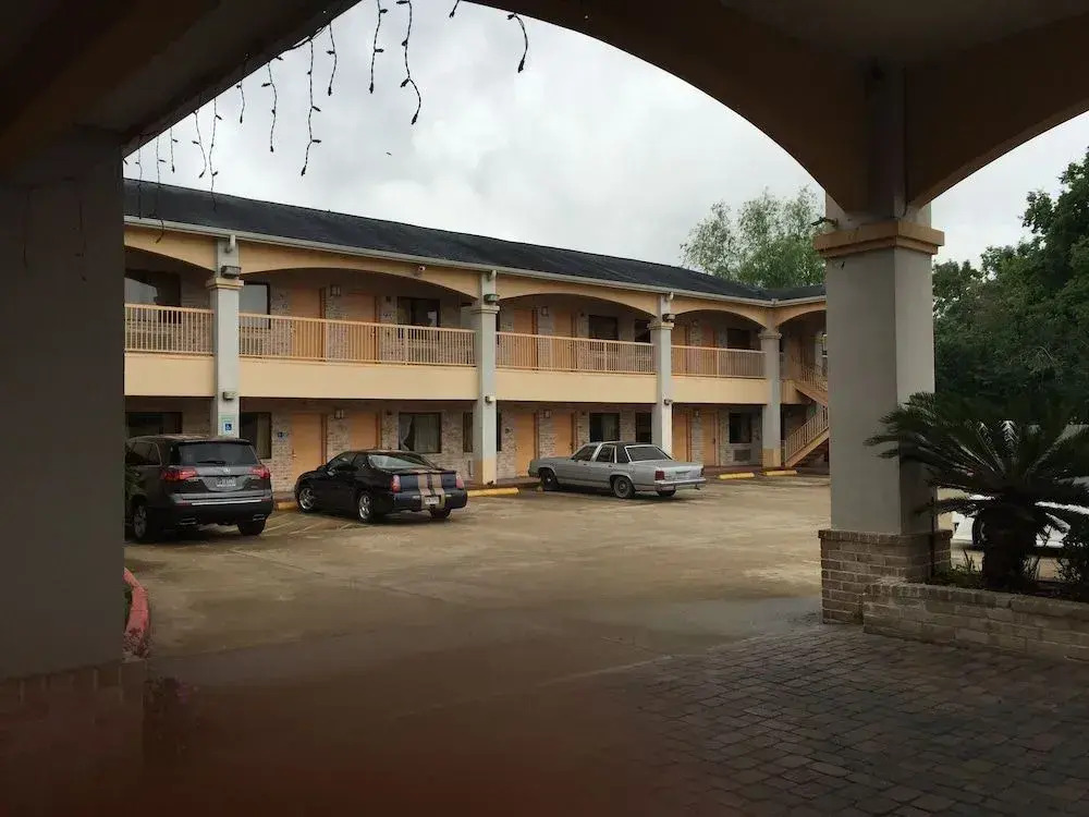 Scottish Inns & Suites Eastex Fwy.