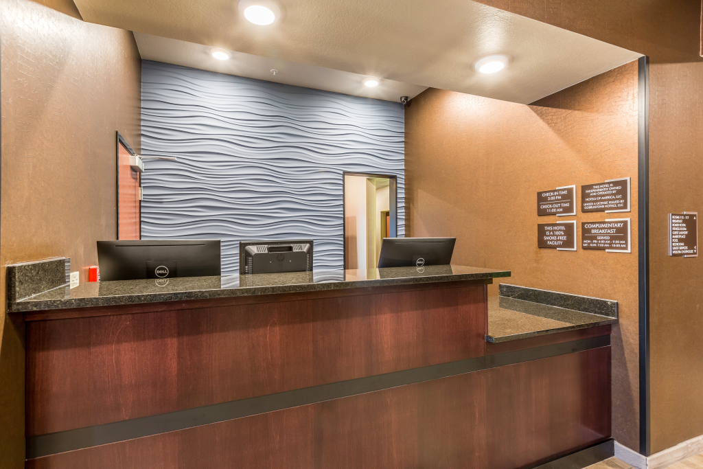 Cobblestone Hotel & Suites - Stevens Point