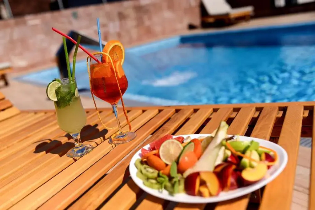 Prezident Hotel Novi Sad - Outdoor Pool & Spa
