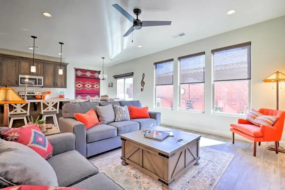 Luxurious End Unit W/ Pool, Hot Tub & Firepit 3 Bedroom Condo