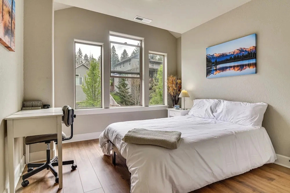 Walk to Park & Creekside Trails! Modern Sandy Home