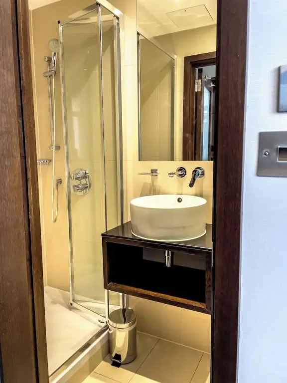 LHA Paddington Hostel