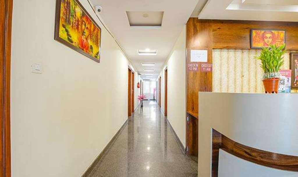 Fabhotel Royal Inn I