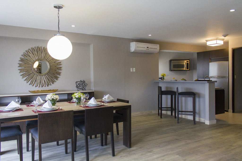 Ventura Hotel & Suites