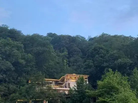 Yunli Shanju Private Tang Homestay