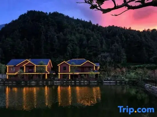 Yueqixi·Small Village Homestay (Tiantangzhai Scenic)