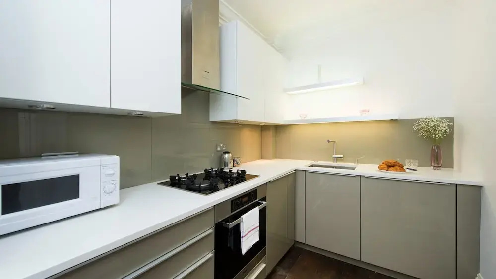 Luxury, Spacious 2BR Apartment in Mayfair