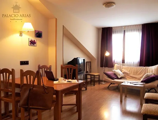 Hotel y Apartamentos Arias