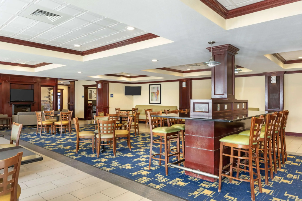 Best Western Plus Pratt