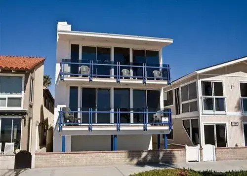 W Ocean Front A 68136 by RedAwning