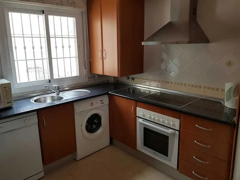 Modern 2 Bedroom Holiday Home