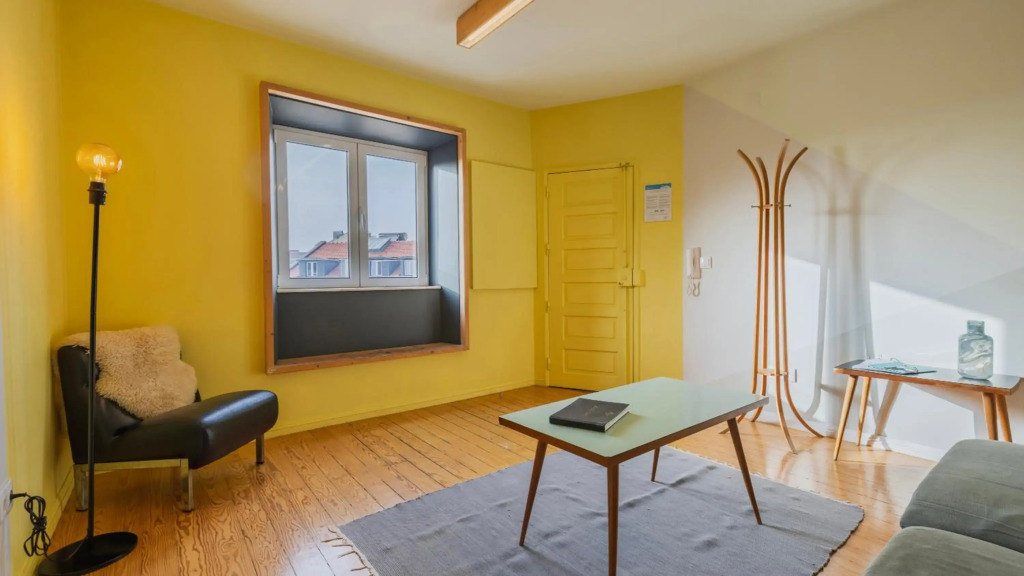 Trendy, Vintage with Castle View Apartment 44 by Lisbonne Collection