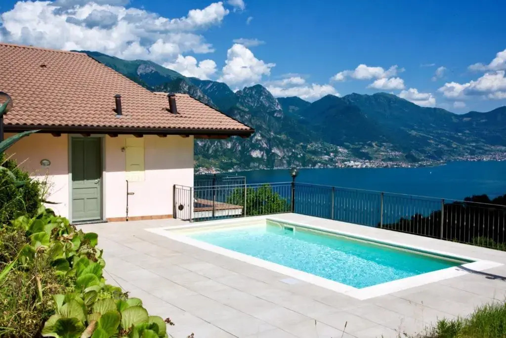 Italian Vacation Homes - Fonteno Panoramic Apartment