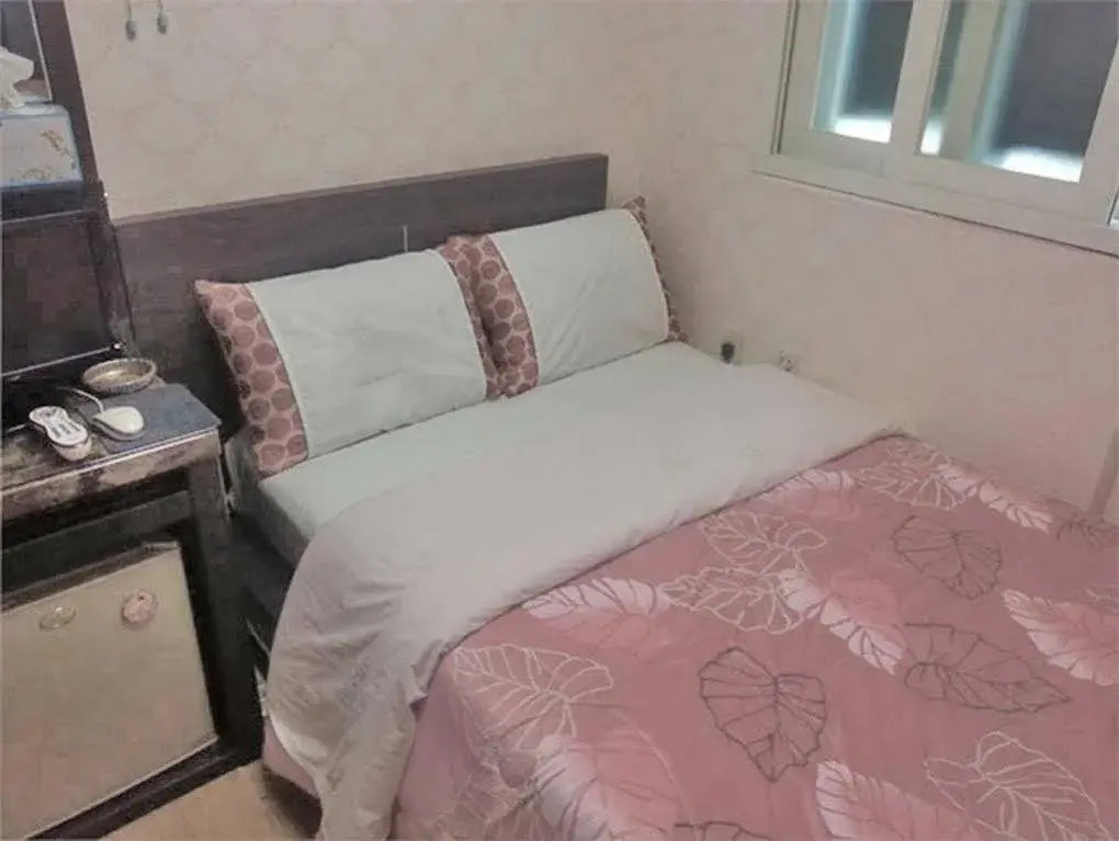 Sinchon Alpha Guest House 1