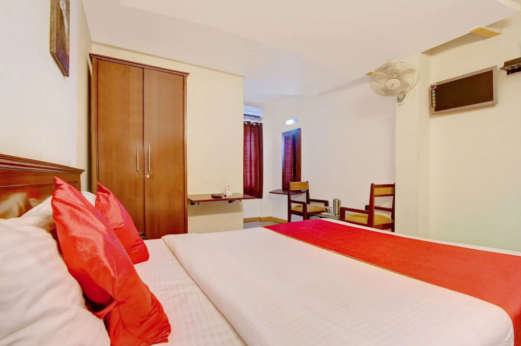 Sri Sai Inn by OYO Rooms