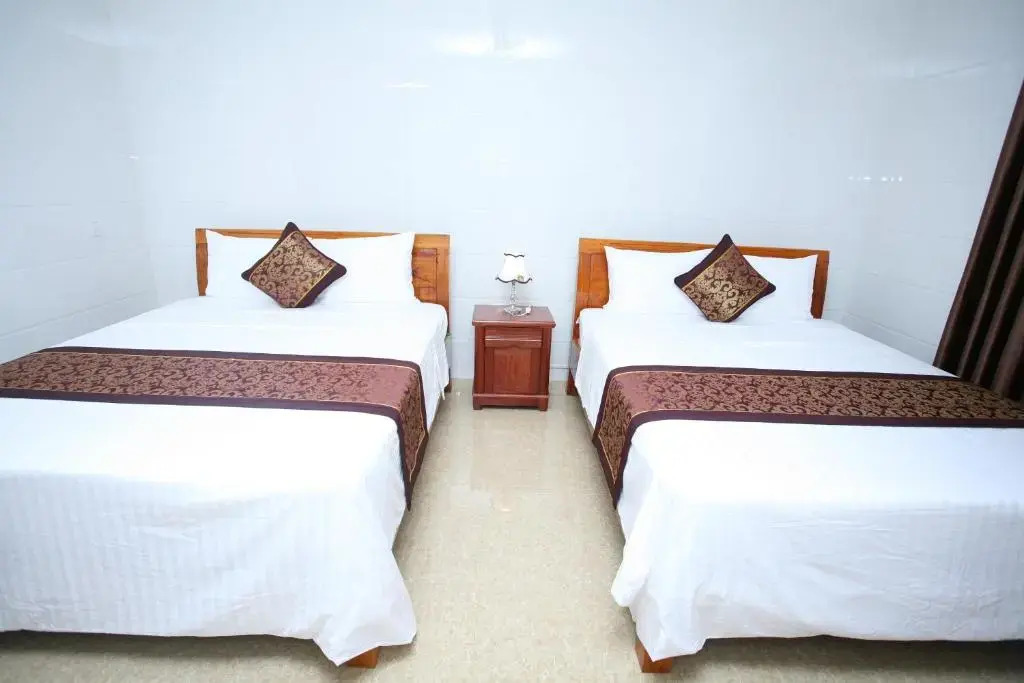 Sky Hotel Phong Nha