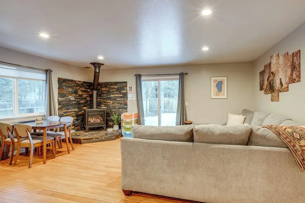 Ski & Board in South Lake Tahoe! Updated Home