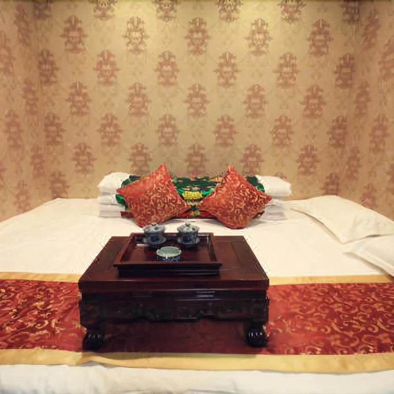 Honghu Inn