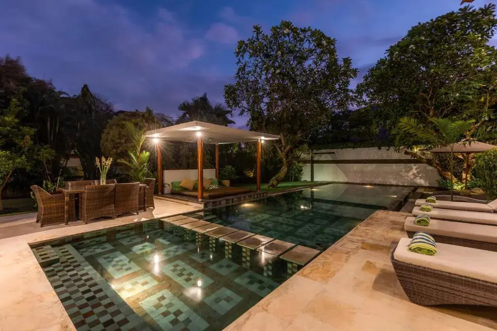 Villa Marys Beach - 4BR Luxury Ocean View Villa in Canggu