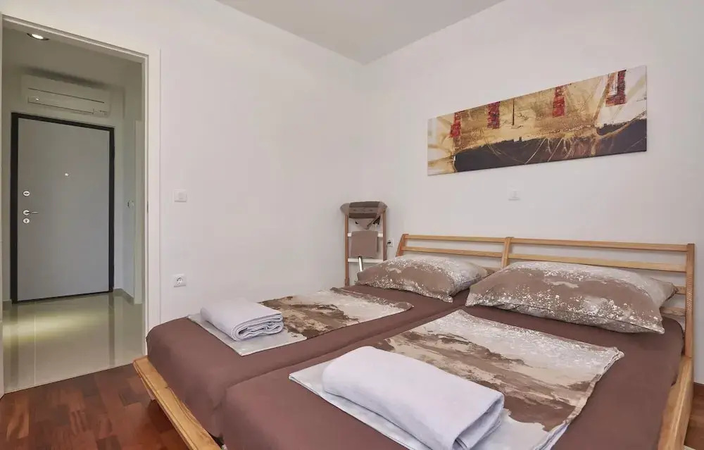 Stunning Home in Liznjan With Wifi and 2 Bedrooms