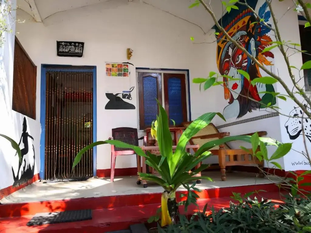 Star Rest Surf Camp Arugambay